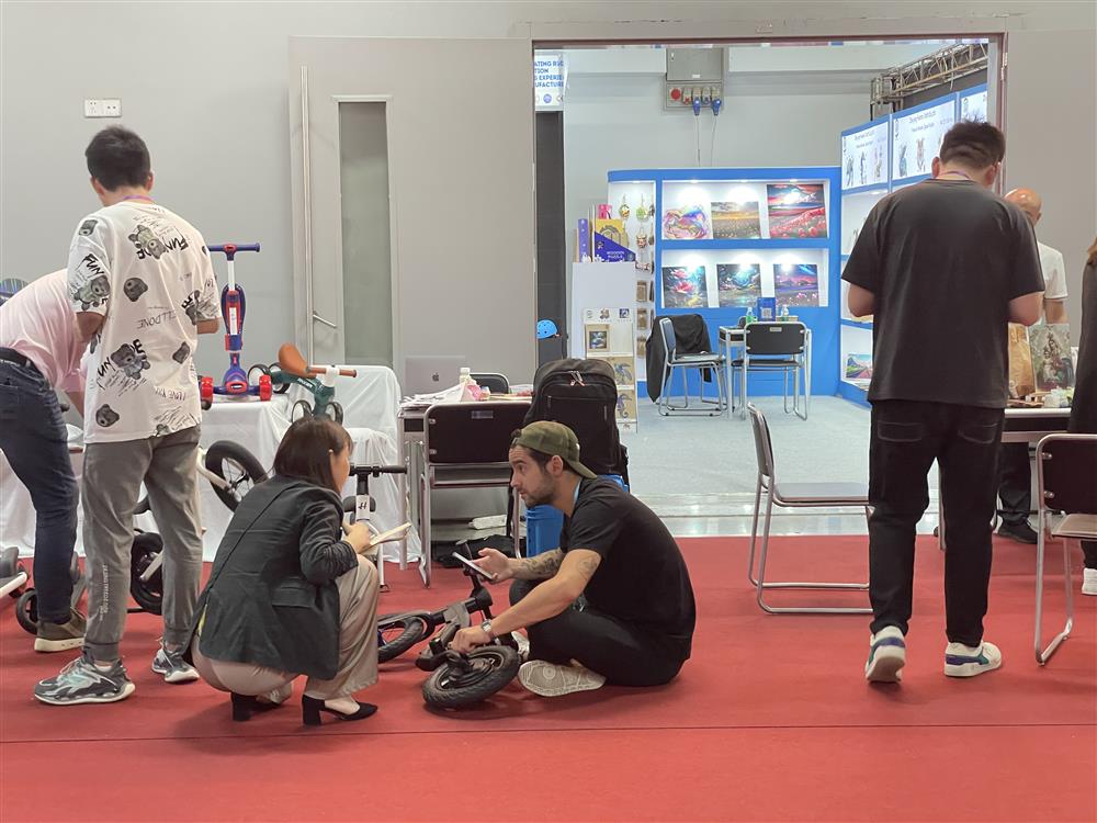 記者在廣交會(huì)跟老板們聊了聊:海外的市場(chǎng)依舊廣闊,中國(guó)工廠依舊可靠